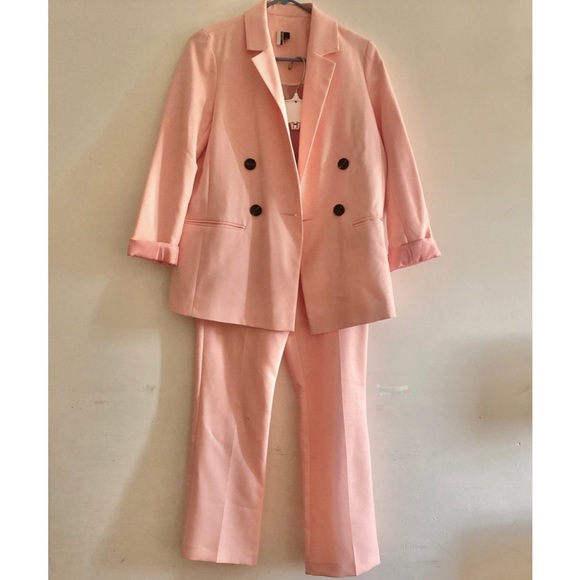 Pink TopShop Suit - Picture 2 of 9
